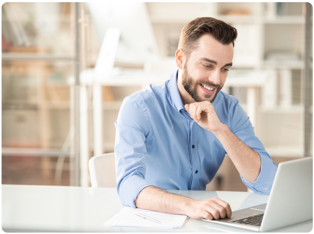 BusinessmanLaptopv2png